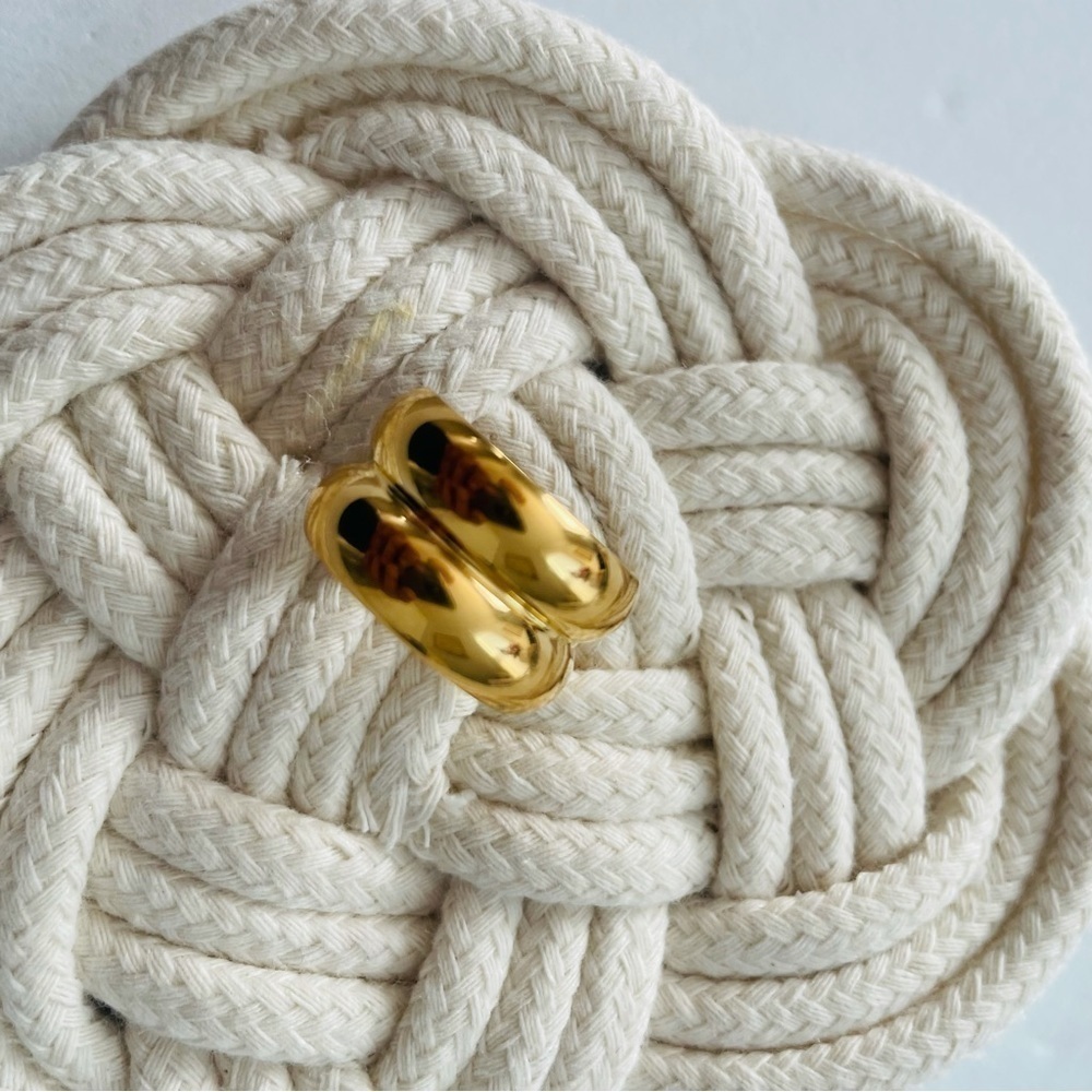 Double Bubble Gold Ring Size 7 - image 1